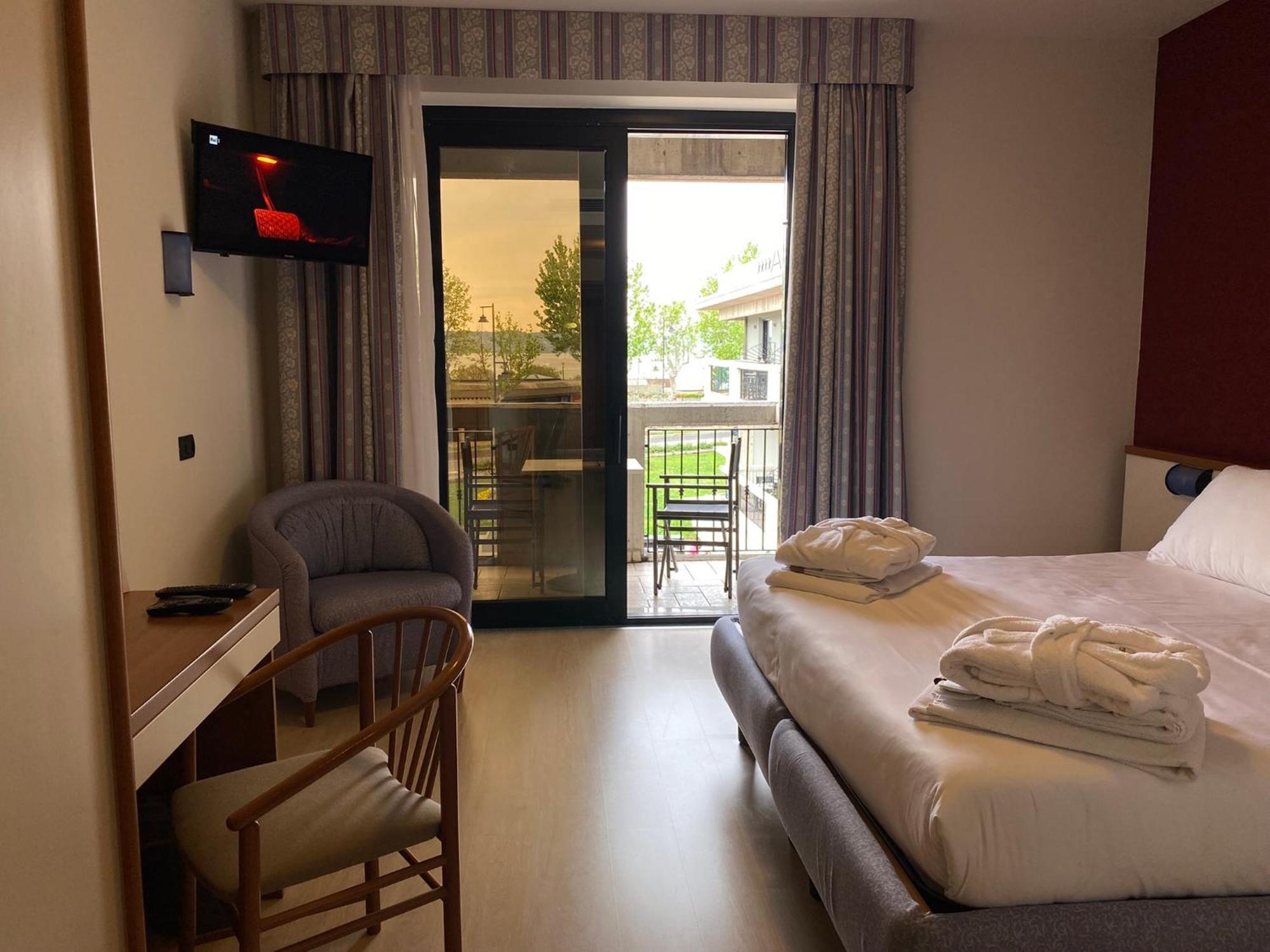 Alevic Hotel Sirmione Exterior foto
